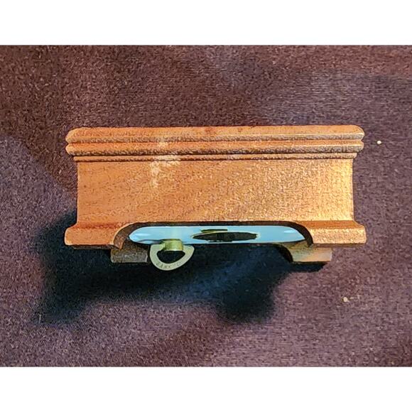 Vintage Laser engraved Walnut block Tree nature scene music box plays Evergreen - Picture 3 of 5